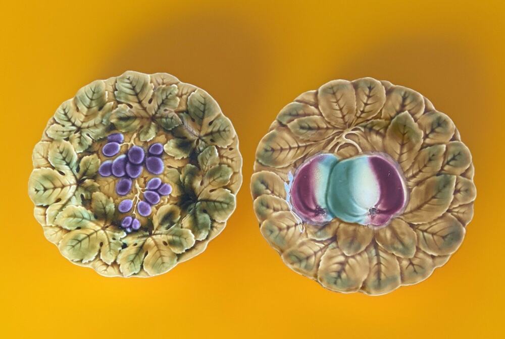 Vintage SARREGUEMINES French Majolica Round 7.5" Fruit Plates Old Marks